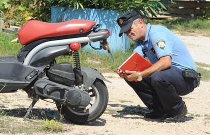 Nesreća kraj Šibenika: Pao s mopeda pa ga pregazio auto