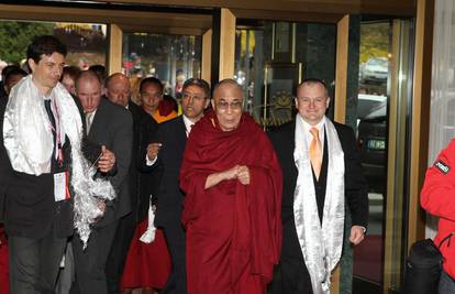 Dalaj Lama će u Mariboru zasaditi drvo mira u parku