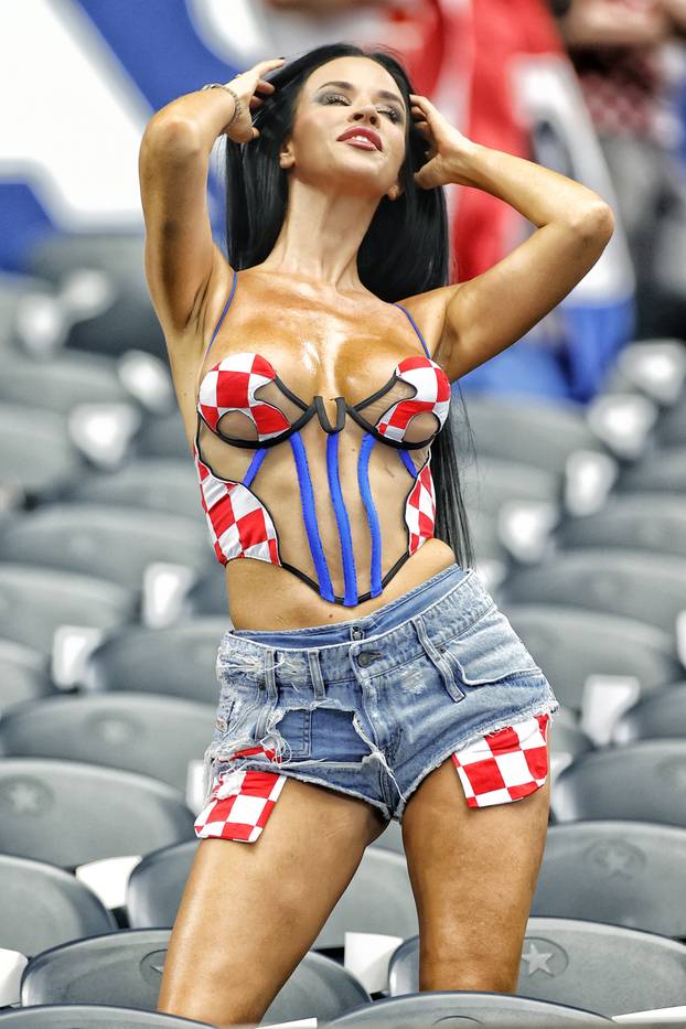 Ivana Knoll pozirala uoči početka utakmice Engleska - Hrvatska
