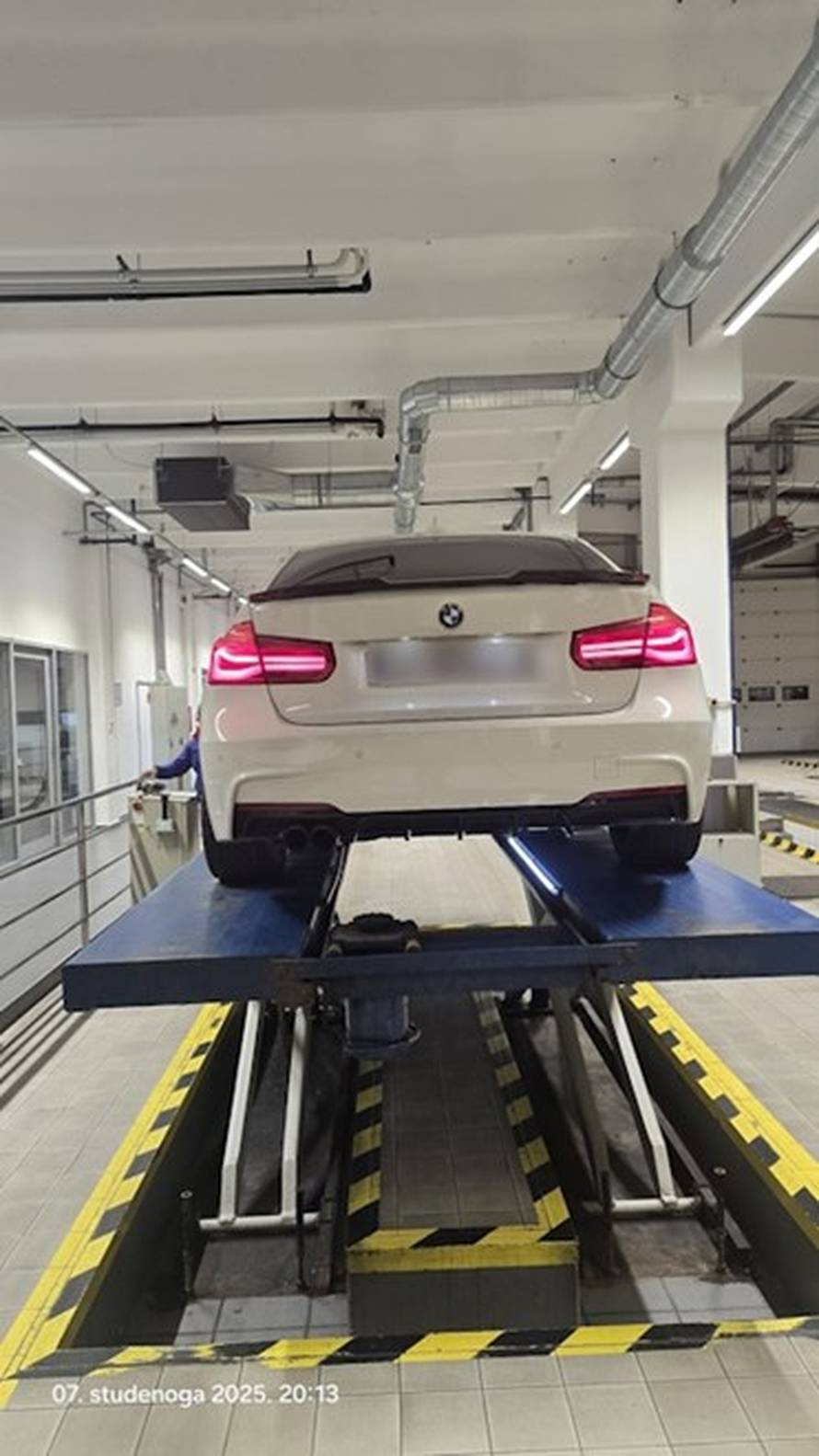 FOTO Policija provela nadzor na 'car meetu' u Zagrebu, čak 16 vozila proglašeno neispravnima