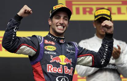 Ricciardo slavio, Alonso drugi, Hamilton iz boksa do 3. mjesta