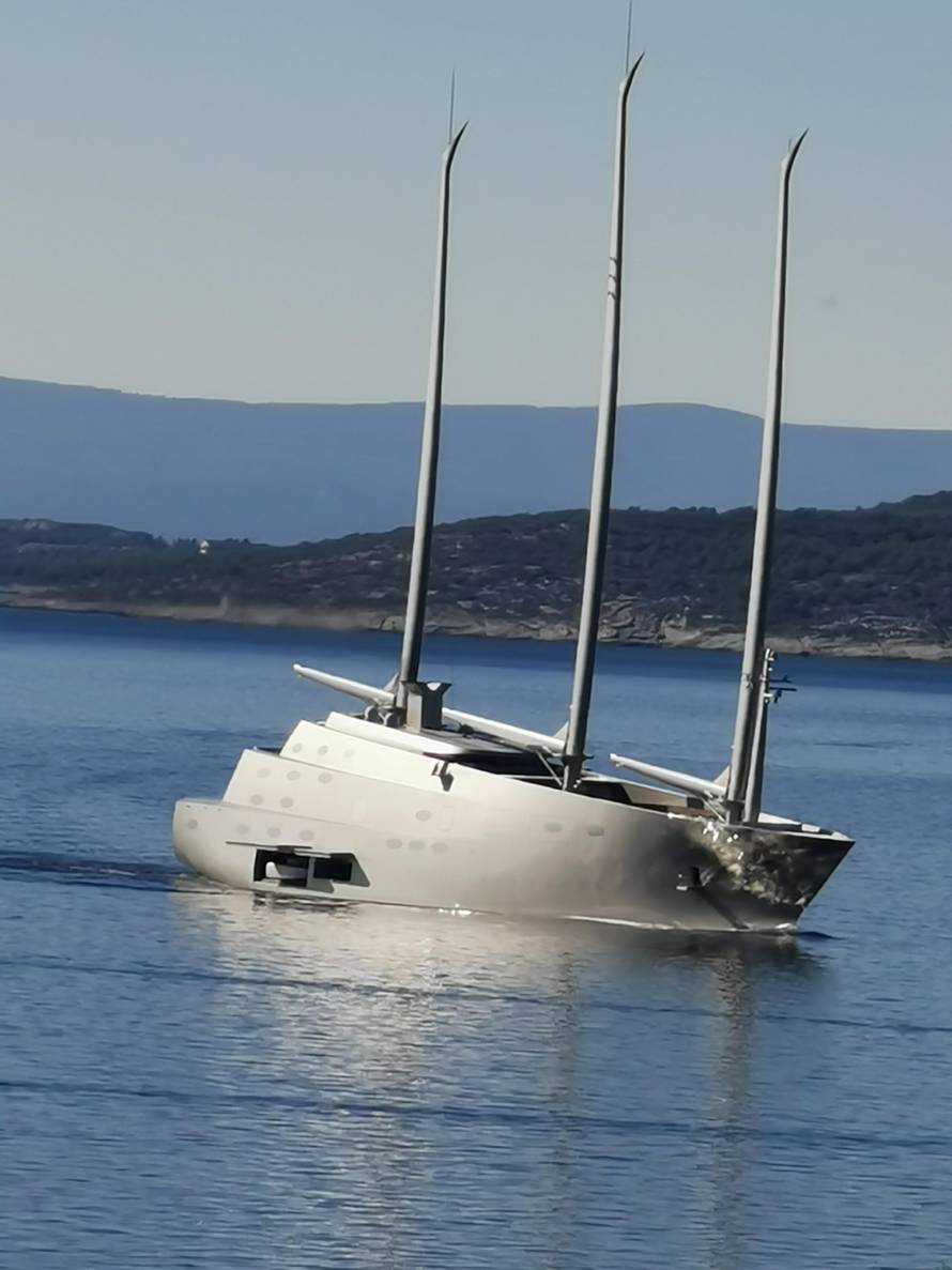 Najveća jedrilica na svijetu uplovila u Bašku Vodu