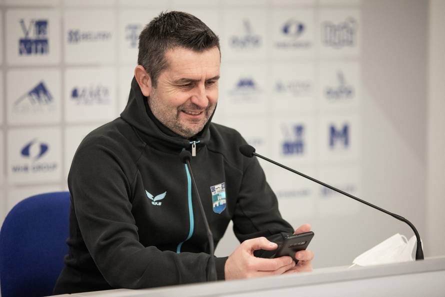 Osijek: Trener Nenad Bjelica održao konferenciju za medije