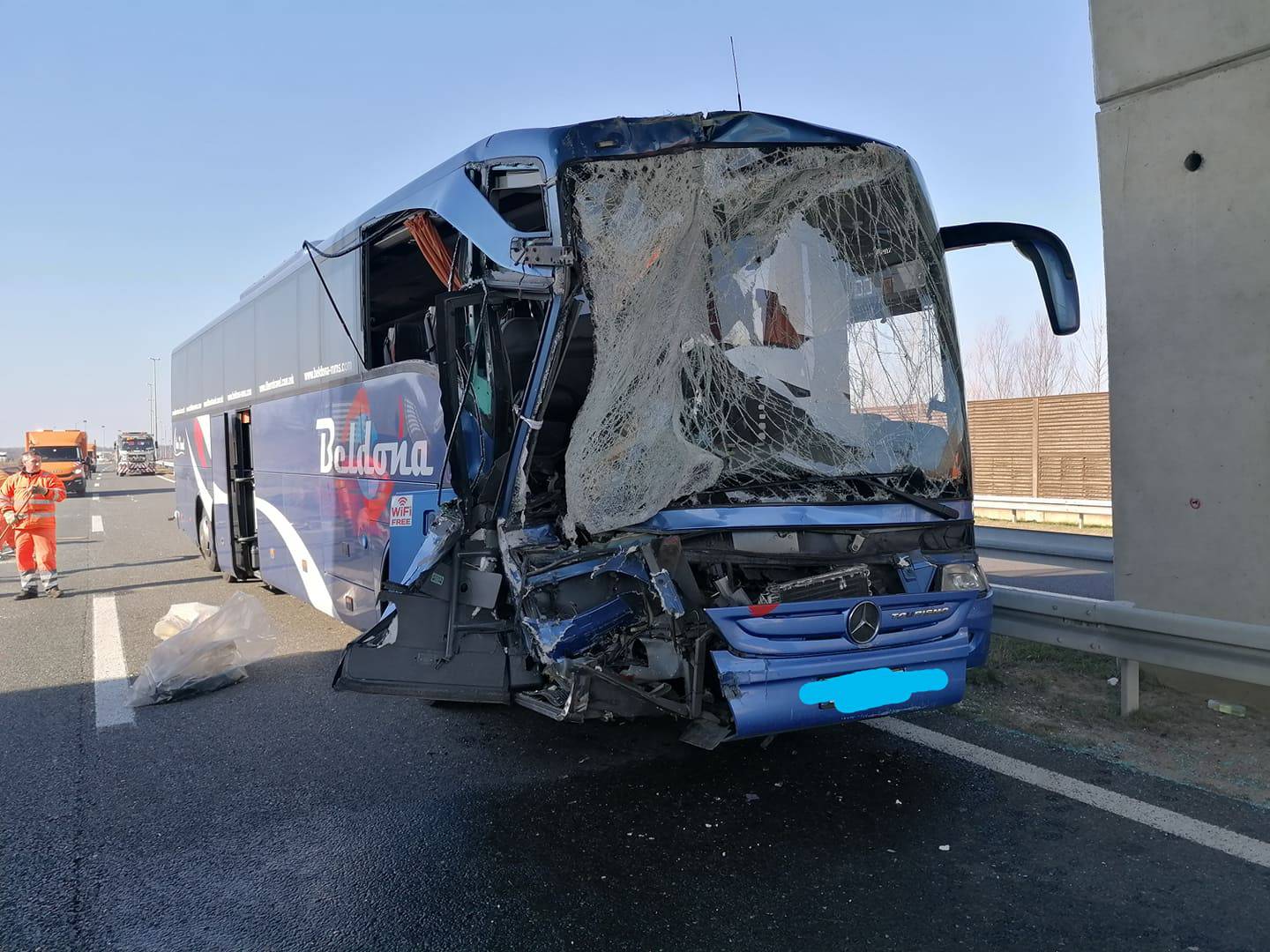 Bus i kamion sudarili se na A3, sedmero ljudi završilo u bolnici