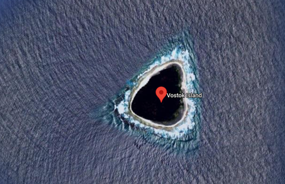 Slika 'crne rupe' s Google Mapsa podijelila Reddit: 'Mora da je neka tajna vojna baza'