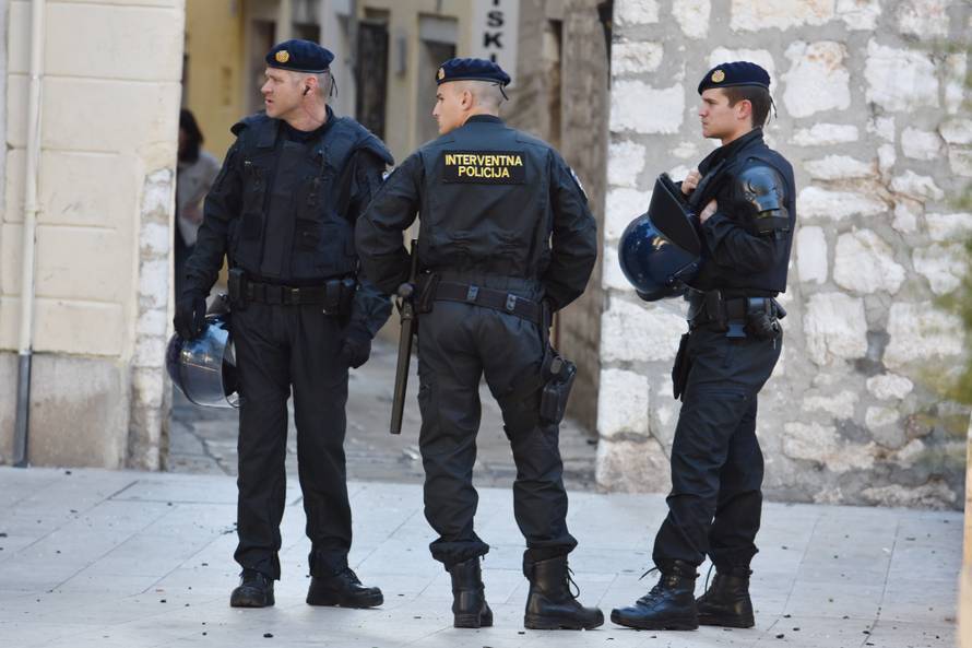 Tučnjava u Šibeniku: Torcida je napala Funcute, 76 privedenih