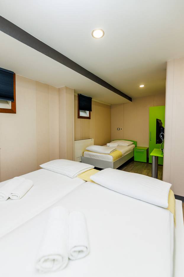 FOTO Zavirite u prvi brod-hotel u Hrvatskoj: Noćenje na ovom brodu u Rijeci ima posebnu čar