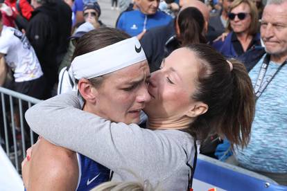 FOTO Završio je Zagrebački maraton. Neki se okupali u Manduševcu, bilo je i suza...