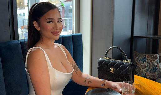 FOTO Zbog supruga je pre&scaron;la na islam, a optu&zcaron;ili su ju da zbog njene 'magije' on ne igra za BiH