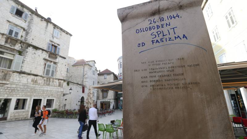 Sodi naložili Splitu odstranitev datuma osvoboditve s spomenika