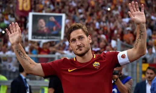 Totti želio promašiti penal na oproštaju za zahvalu 'tifosima'