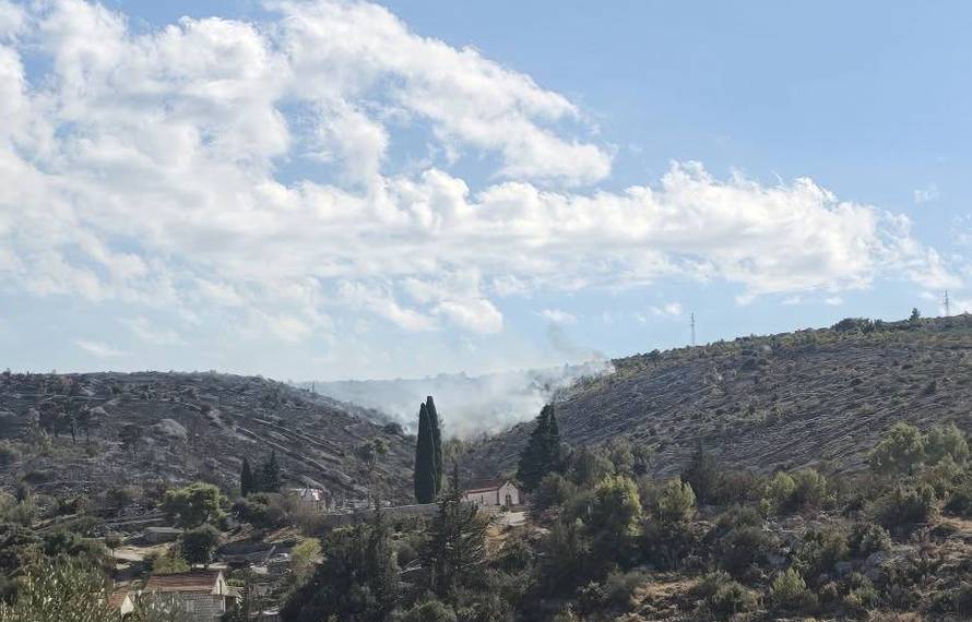 Požar na Braču i dalje bukti: 'Nastavlja se sa sanacijom...'