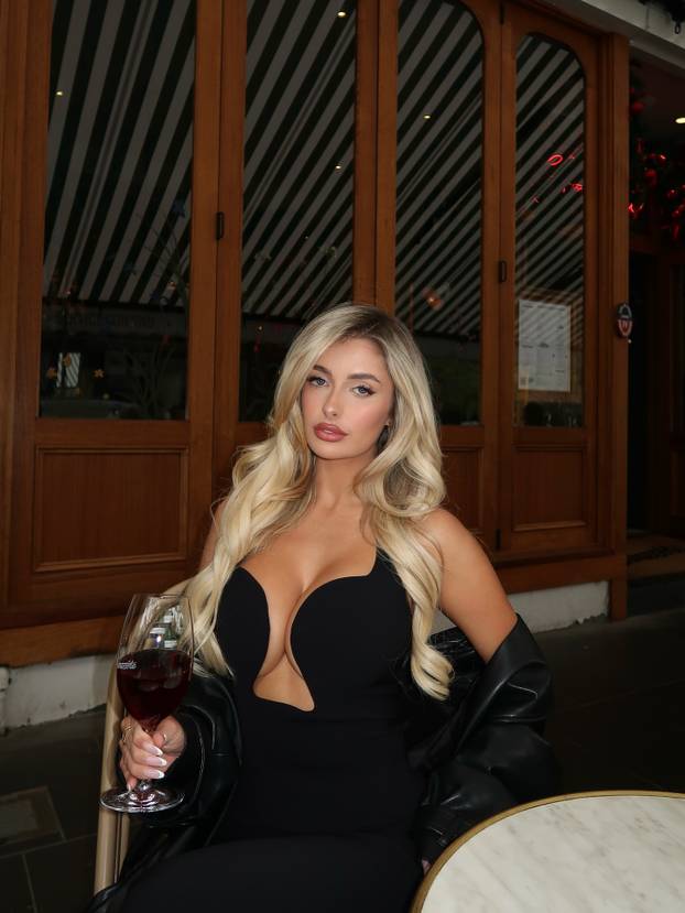 Australski nogometaš hrvatskih korijena ljubi zamamnu plavušu