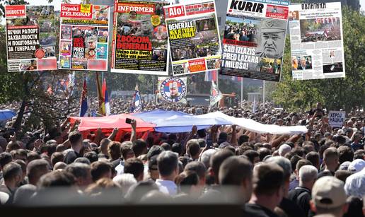 FOTO Ovako su se Vu&ccaron;i&cacute;evi mediji oprostili od monstruma Mladi&cacute;a! Izmislili 135.000 ljudi!