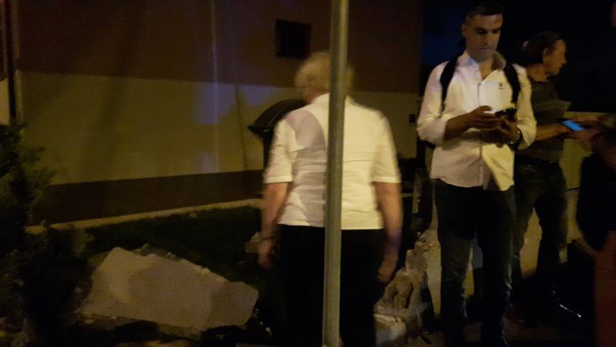 Demolirao Audi: Pijani vozač autom probio betonsku ogradu