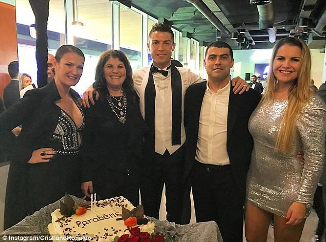 Messi i Ronaldo s obiteljima, Mirta u društvu hajdukovca...