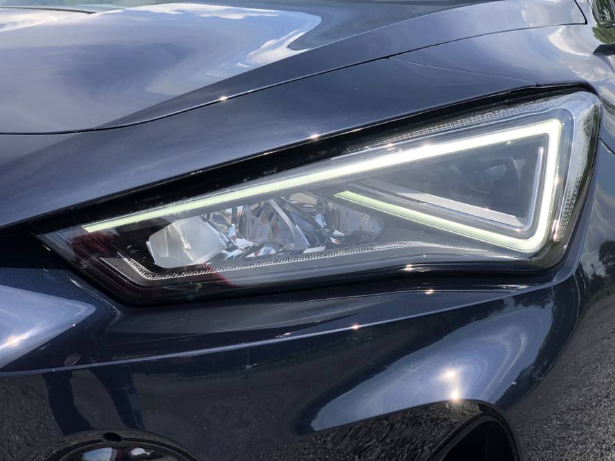 Zlatna sredina za atraktivnu Cupru. Benzinac mu  pristaje i daje više od očekivanog