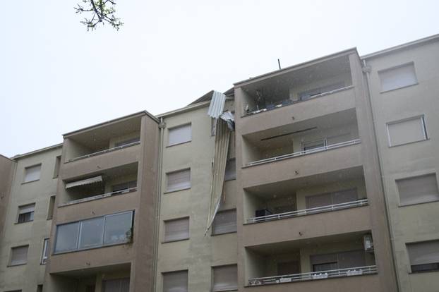Zagreb: Olujno nevrijeme oštetilo krov zgrade na Horvaćanskoj cesti na Vrbanima