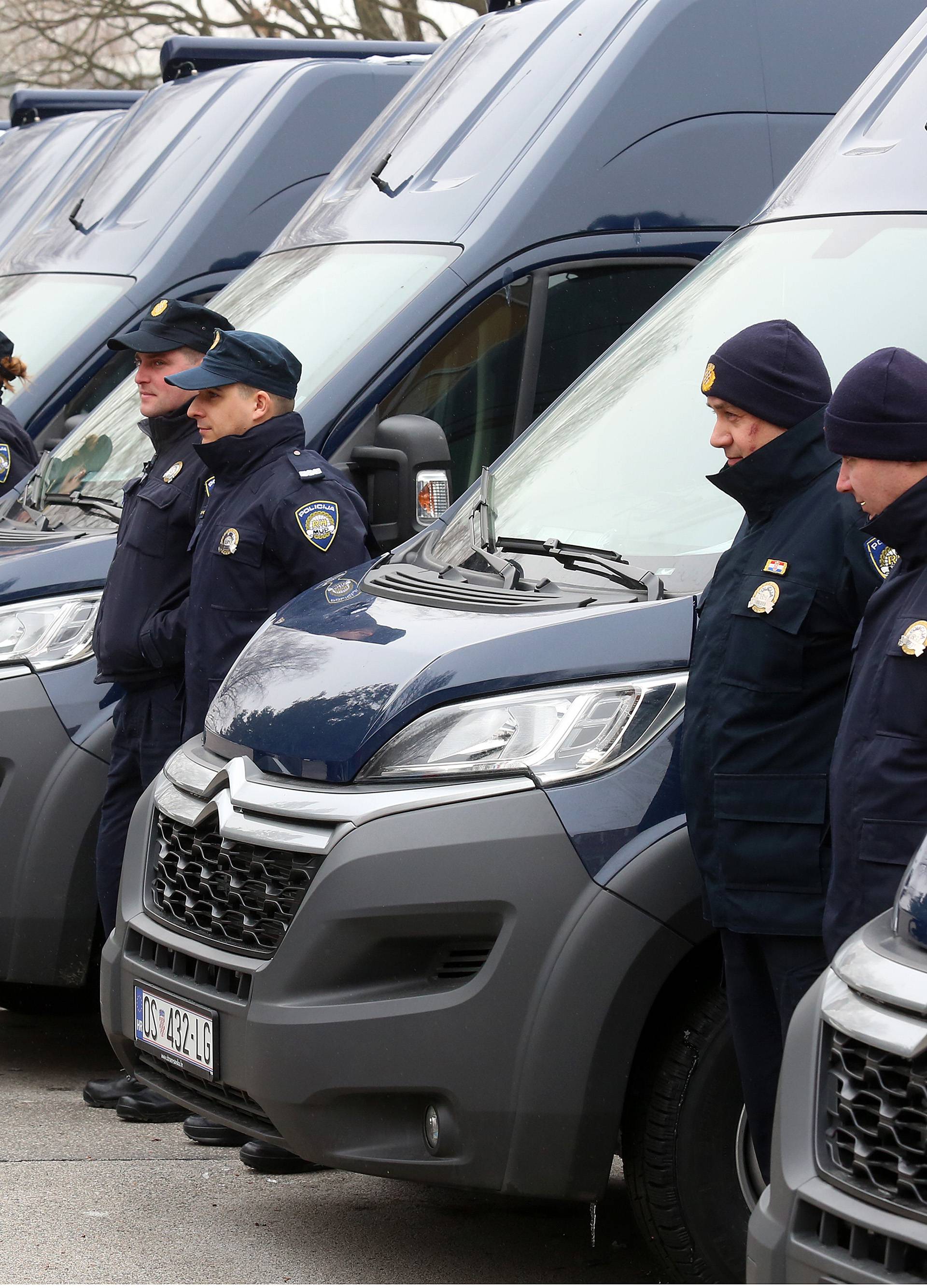 Policija kupila 23 "Schengen busa” za kontrolu granica...