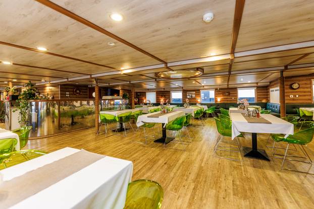 FOTO Zavirite u prvi brod-hotel u Hrvatskoj: Noćenje na ovom brodu u Rijeci ima posebnu čar