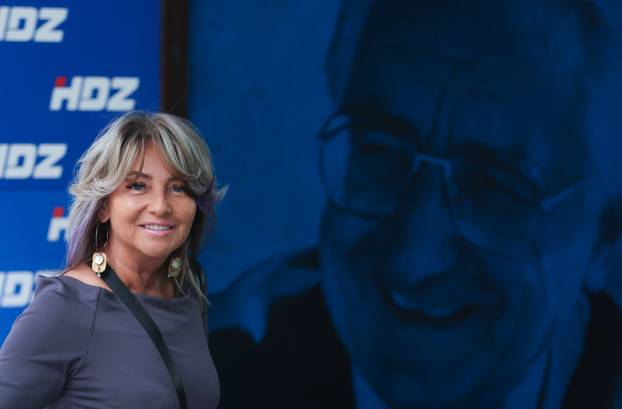 Zagreb: &Ccaron;lanovi HDZ-a dolaze na sjednicu Prredsjedni&scaron;tva stranke