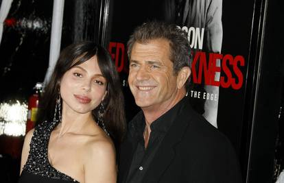  Očajni Mel Gibson Oksani: Baš bi me mogla ponekad i nazvati