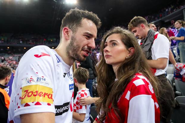 Zagreb: Slavlje rukometaša Hrvatske nakon pobjede nad Mađarskom i prolaska u polufinale Svjetskog prvenstva