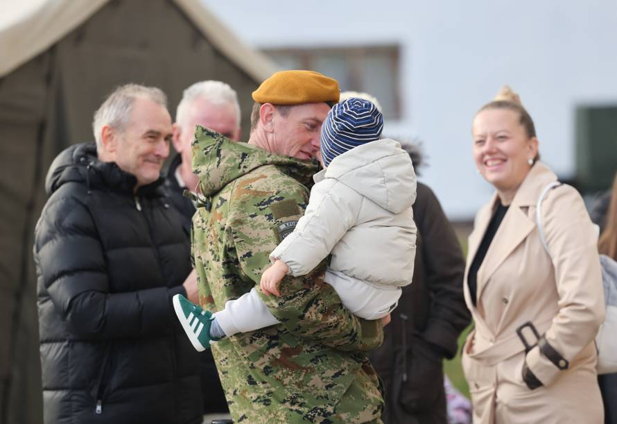 FOTO 151 vojnik ide na Kosovo