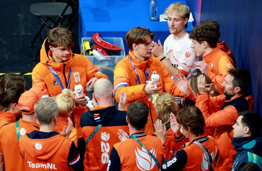 Short Track Speed Skating - Men's 500m - Victory Ceremony