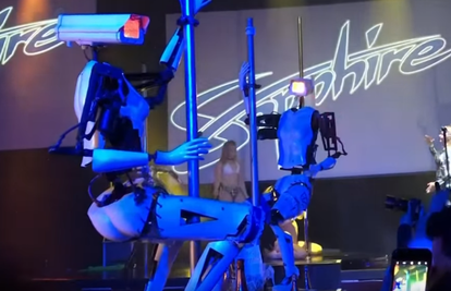 Rasplesane robo-striptizete u sve više klubova mame uzdahe
