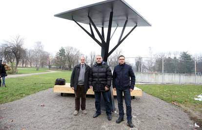 Solarno stablo u Karlovcu puni telefone i ima besplatni Wi-Fi