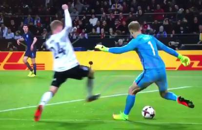Hart poslao Nijemca po ćevape pa primio golčinu  od Podolskog