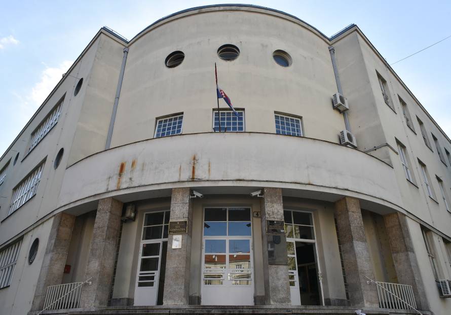 Nastavnica kaže da su je tražili da mijenja ocjenu Milanovićevu sinu, nalaz ide sad na policiju