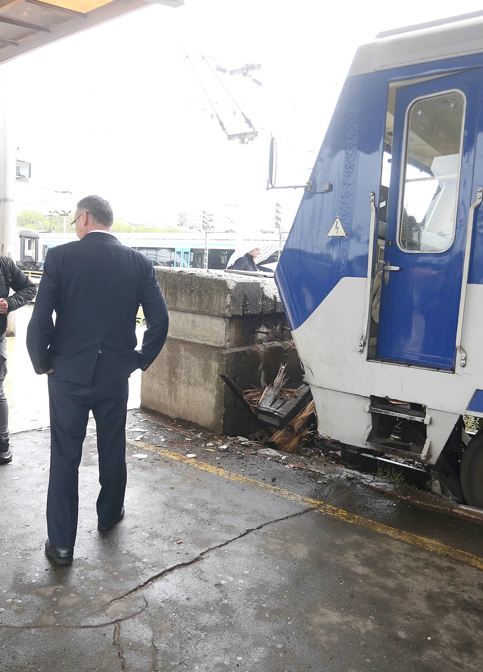 Šok u Zagrebu:  Vlak se zabio u beton na Glavnom kolodvoru