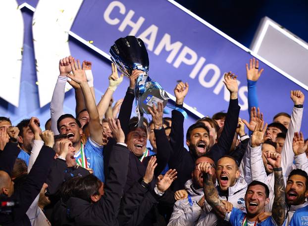 Supercoppa Italiana - Final - Napoli v Bologna