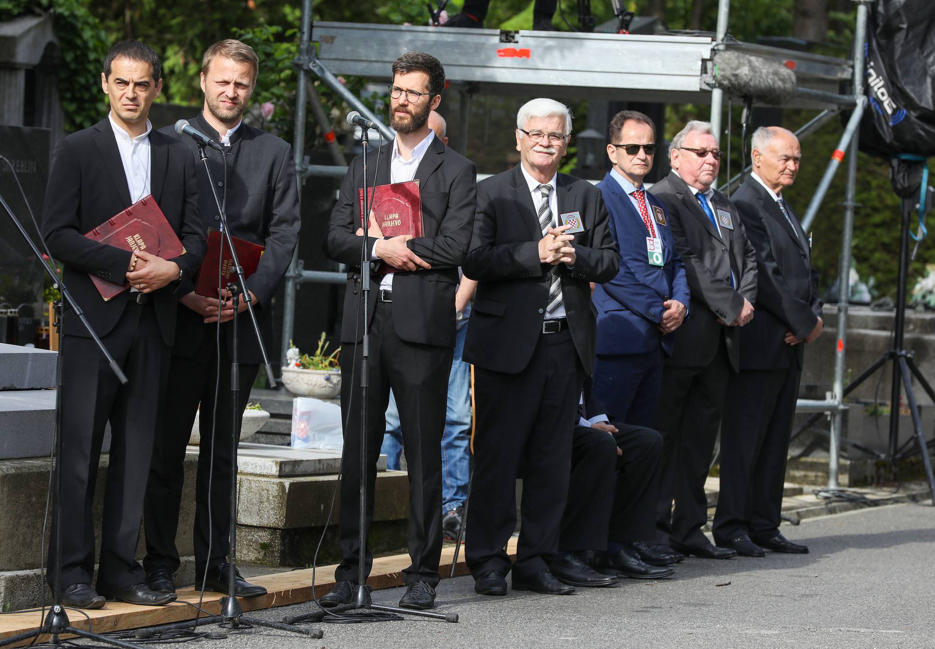 Zagreb: Polaganje vijenaca na Mirogoju povodom 77. obljetnice Bleiburga