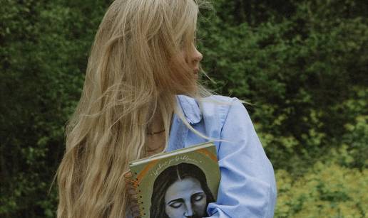 Albina objavila nove fotografije s likom Isusa Krista: 'Inspiriraš me. Put istine je sad moj put...'