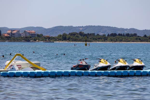 Zadar: Plaže pune kupača na Diklu