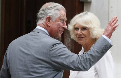 Camilla na mukama:  Princu je nemoguće kupiti dobar poklon 