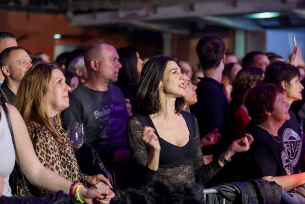 Zadar: Koncert Parnog Valjka u Arsenalu povodom Valentinova