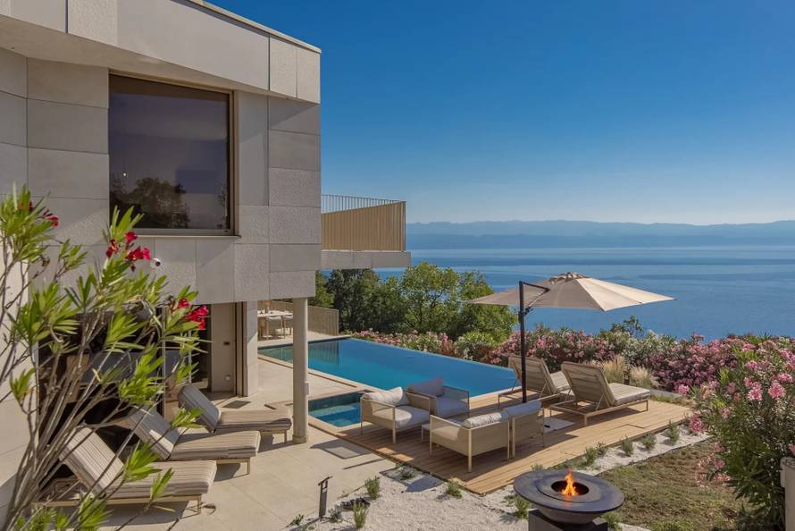 Puca pogled od 2 milijuna eura! Ova mediteranska krasotica u Opatiji nudi pravi luksuz i mir