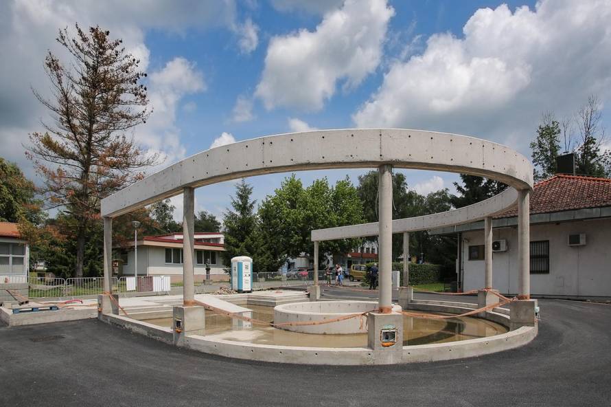 HDZ-ov načelnik novcem iz EU gradi fontanu u obliku slova 'U'