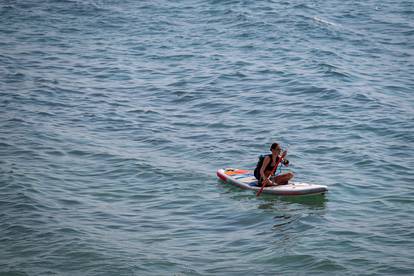 FOTO Ne pada ispod 35°C! Kraj je kolovoza, plaže i dalje pune