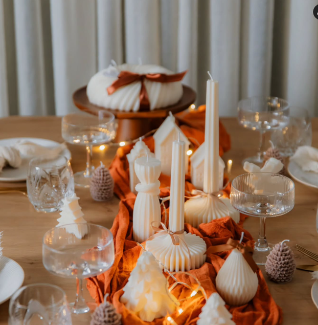 Naši umjetnici i dizajneri nude ukrase za Božić: Šalice se zlate, a vezeni vijenci su najtraženiji