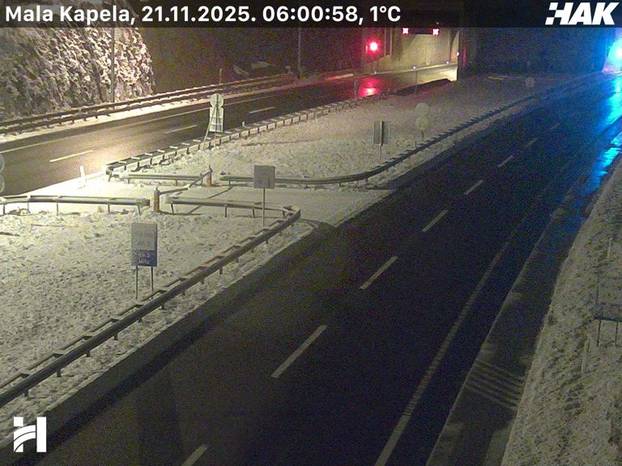 FOTO Snijeg i bura stvaraju kaos prema Rijeci, nema pravca za kamione. Ovako izgledaju ceste