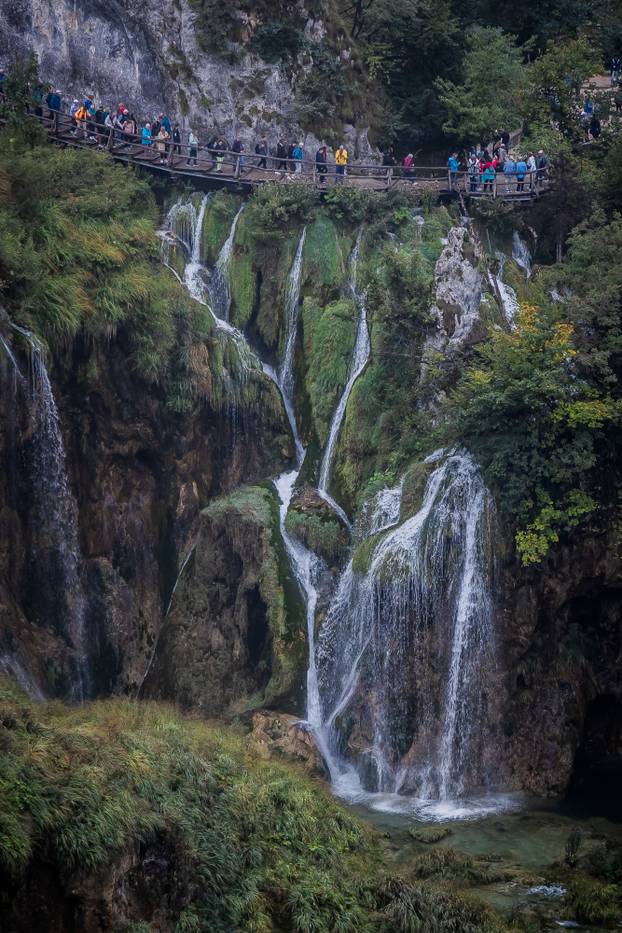 Kišno jesenski ugođaj na Plitvičkim Jezerima