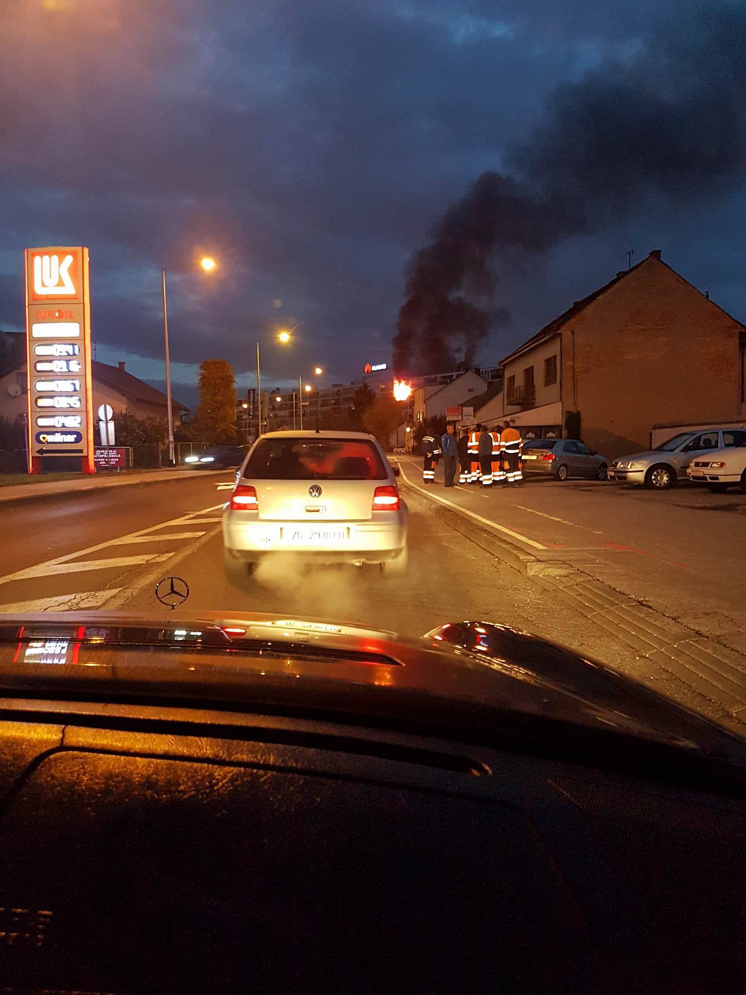 Požar u Zagrebu: Izgorjela dva stana, ozlijeđena jedna osoba