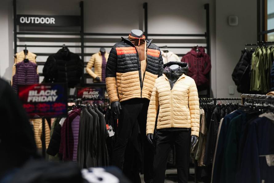 Avenue Mall u šoku! Novi prizor na LED ekranu zaustavio prolaznike!