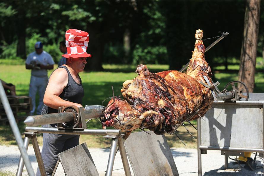 'Jučer je bilo predivno, i danas je divno, ljudi, nastavite slaviti'