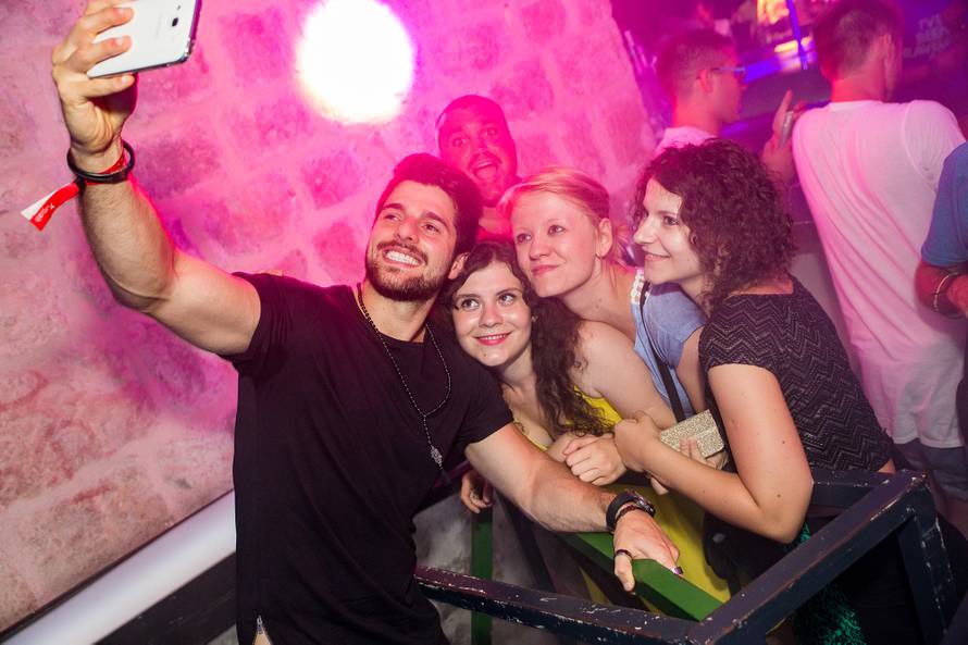 G. Ivanišević plesao na Aloka u punom dubrovačkom Revelinu